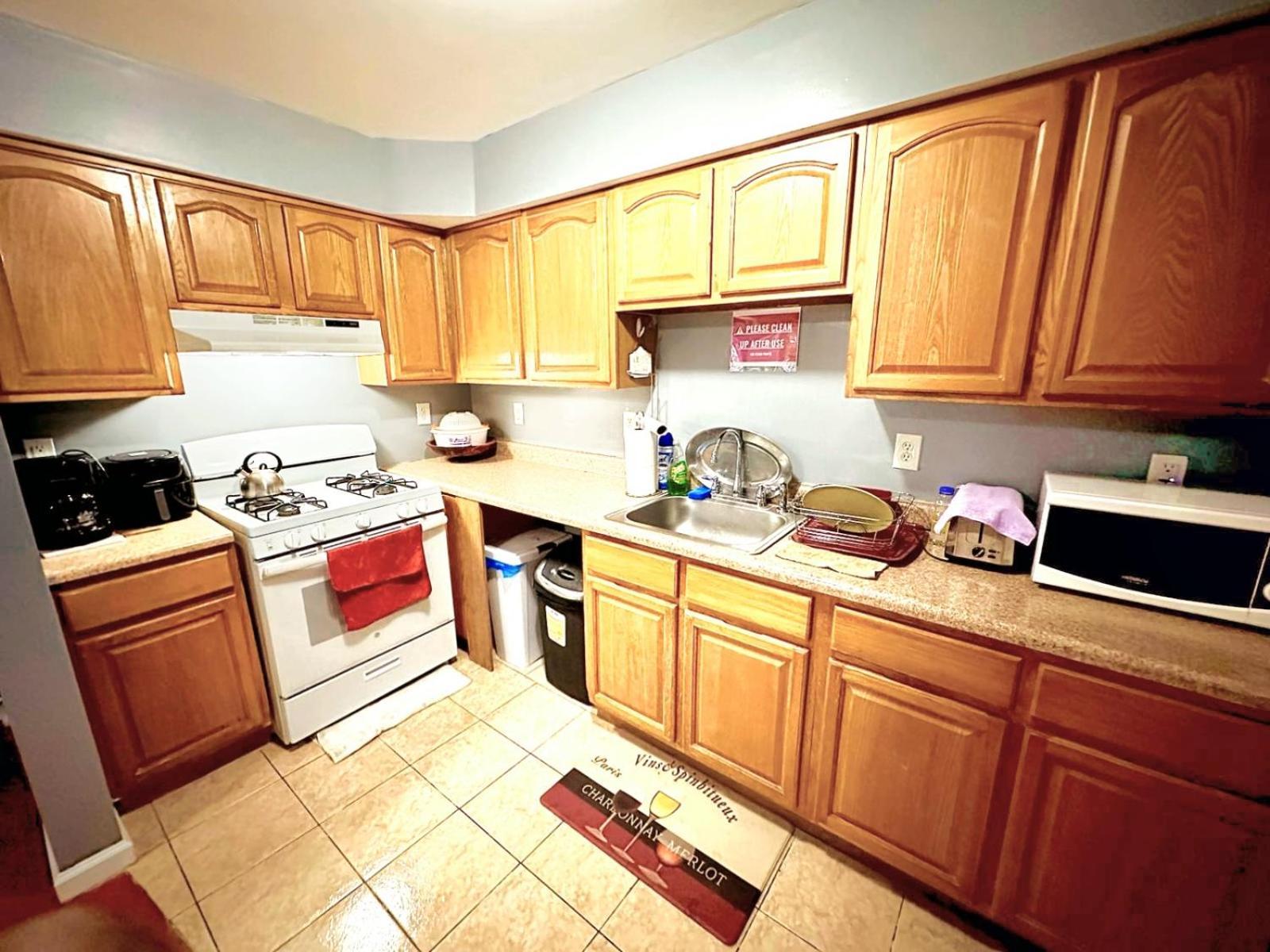 Divine Villa And Resorts 67 Sherman 5Mins To Ewr Airport And 4Mins To Penn Station Newark, 20Mins To New York Exterior foto
